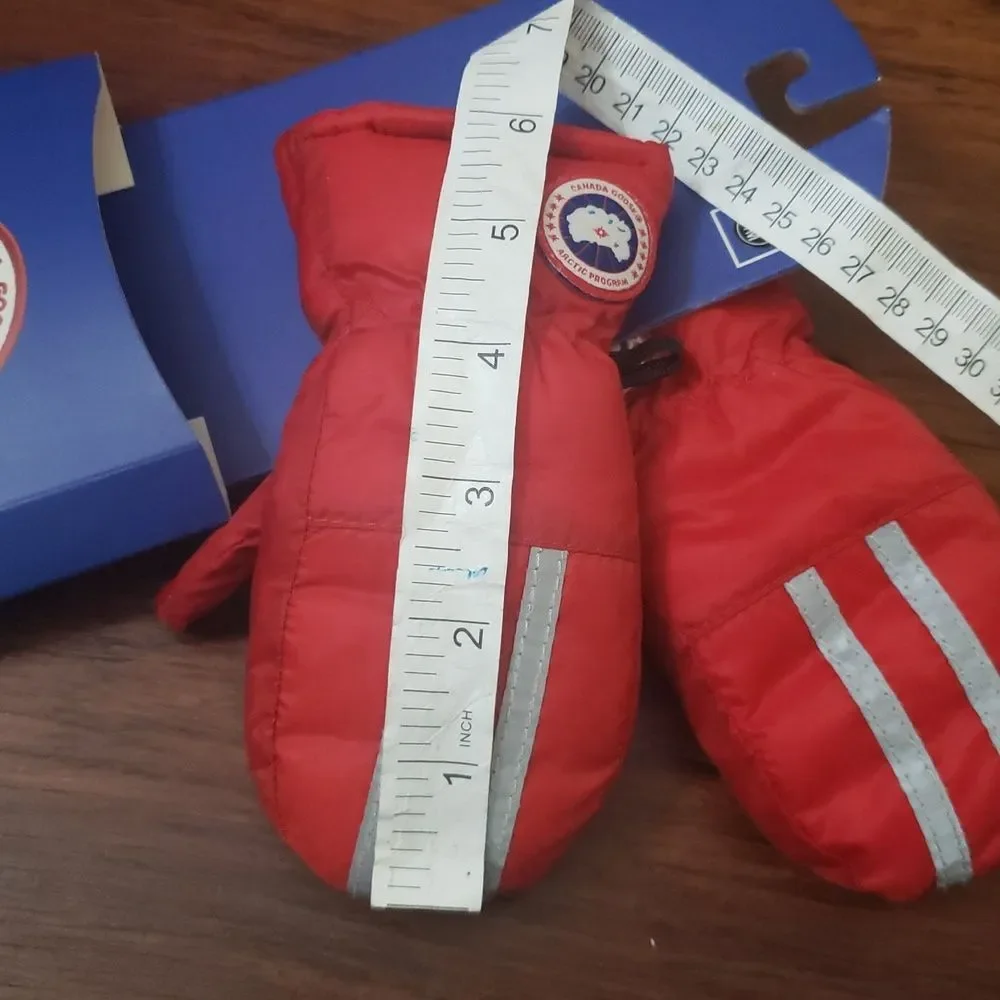 Canada Goose Red Kids Winter Down Ski Mittens Size Small NEW